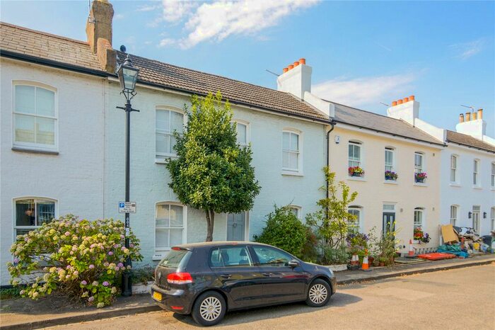 3 Bedroom Terraced House To Rent In Grove Road, Twickenham, TW2
