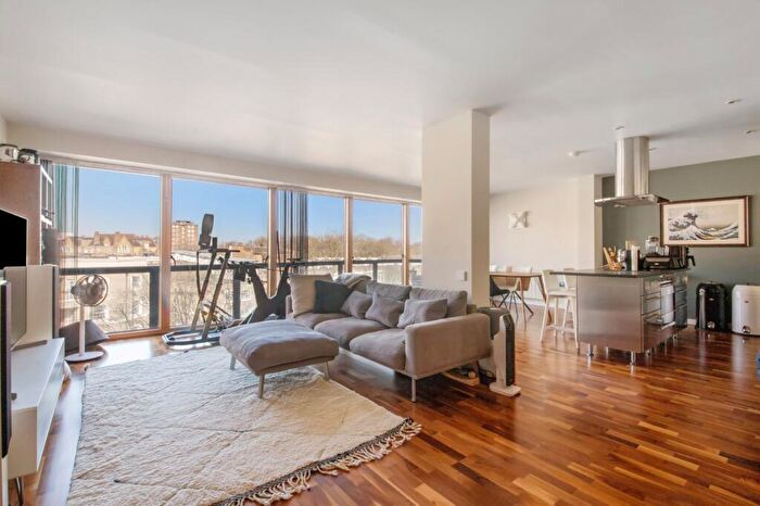 2 Bedroom Flat To Rent In Gainsborough Studios East, Poole Street, N1