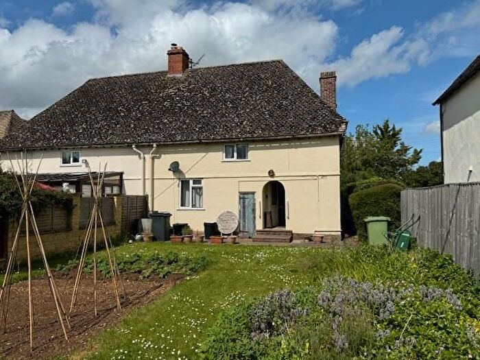 3 Bedroom Semi-Detached House For Sale In Whelford Road, Kempsford, Fairford, GL7