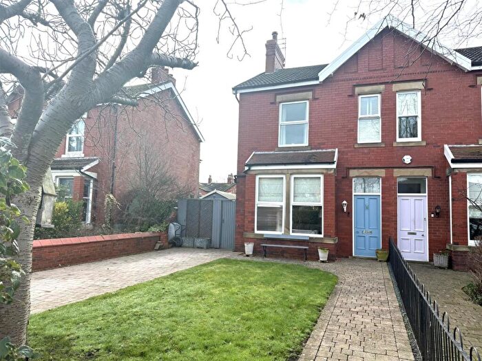 4 Bedroom Semi Detached House For Sale In Commonside, Lytham St. Annes, FY8
