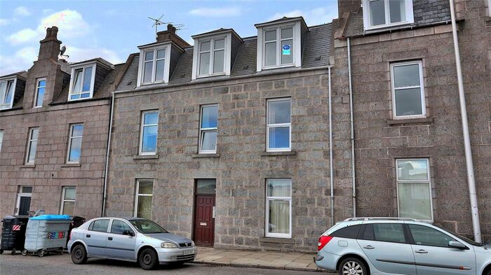 2 Bedroom Flat To Rent In Bedford Road, Attic Floor Left, Aberdeen, AB24