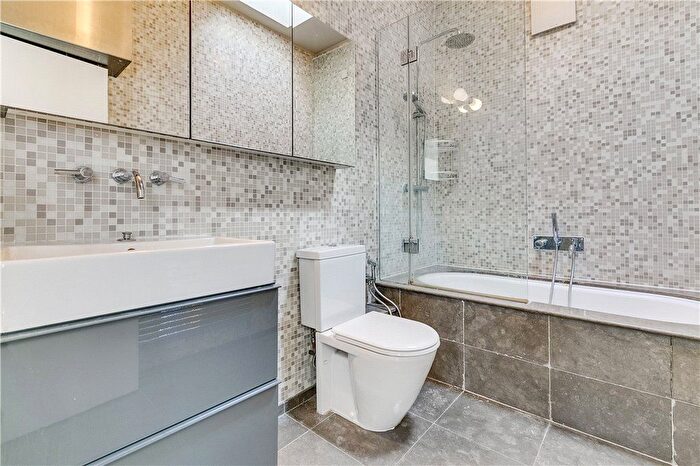 2 Bedroom Flat For Sale In Coleherne Road, Chelsea, London, SW10