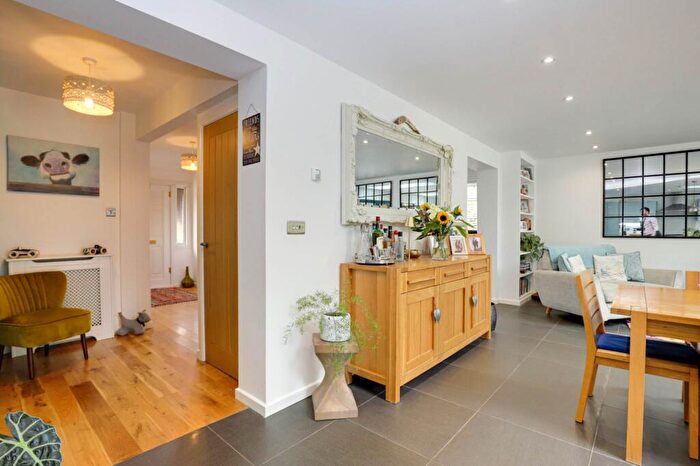 3 Bedroom Detached House For Sale In Fernbrook Road, Caversham Heights, Reading, RG4