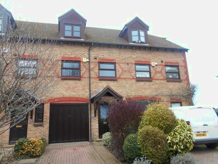3 Bedroom Terraced House To Rent In Woodlands Lane, Chichester PO19