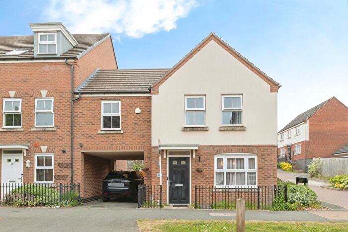 3 Bedroom End Of Terrace House For Sale In Queen Elizabeth Road, Nuneaton, CV10