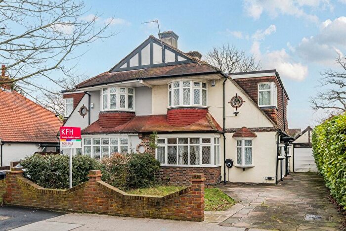 4 Bedroom Semi Detached House For Sale In Bridle Road, Croydon, CR0