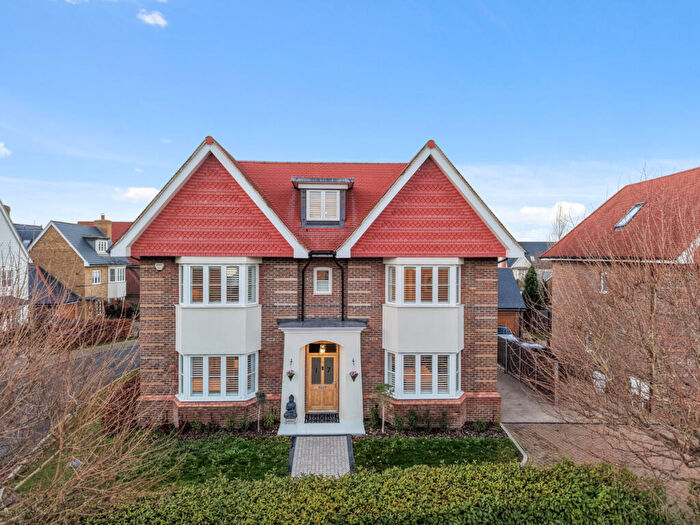 6 Bedroom Detached House For Sale In High Road, Chigwell, IG7