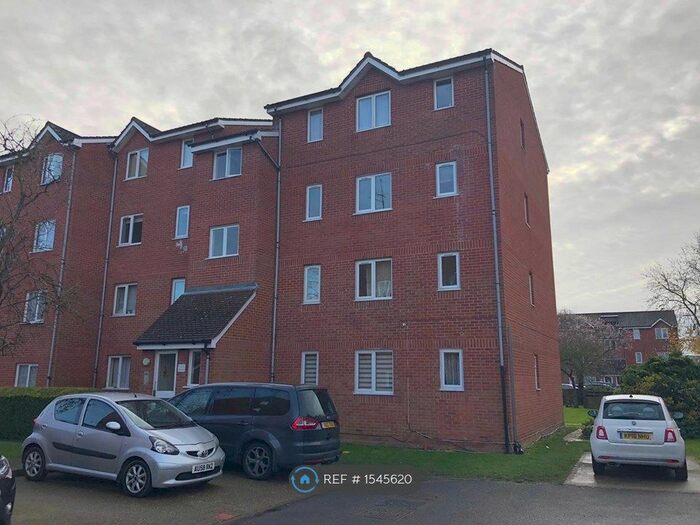 2 Bedroom Flat To Rent In Linnet Close, London, N9