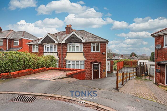 3 Bedroom Semi Detached House For Sale In Hillside Avenue, Rowley Regis, B65