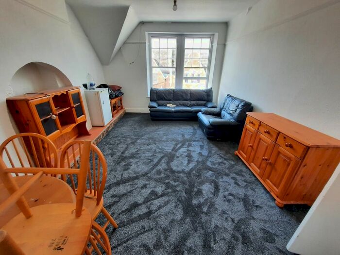 2 Bedroom Flat To Rent In Park Road, Bexhill-On-Sea, TN39