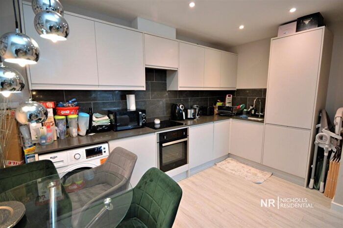 2 Bedroom Flat To Rent In Ewell Road, Surbiton, Surrey., KT6