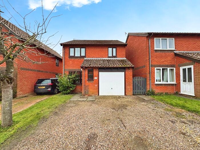 3 Bedroom Detached House To Rent In Admirals Way, Norwich, NR9