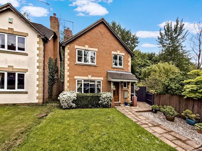 4 Bedroom Detached House For Sale In Hinton Manor Court, Woodford Halse, Daventry, NN11