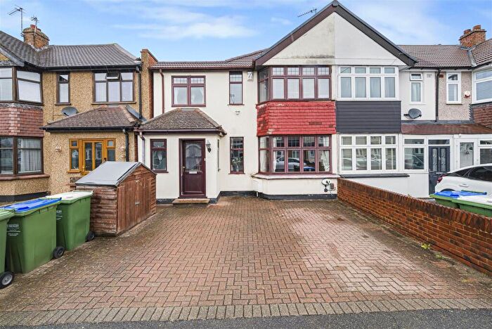 4 Bedroom End Of Terrace House For Sale In Murchison Avenue, Bexley, DA5