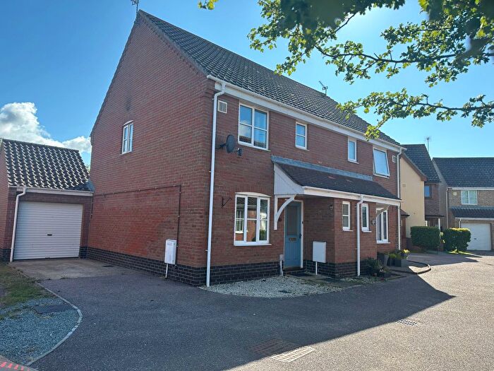 3 Bedroom Semi-Detached House To Rent In Anchor Way, Carlton Colville, NR33