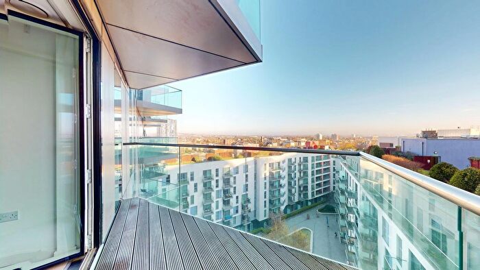 1 Bedroom Flat To Rent In Tennyson Apartments, Saffron Central Square, Croydon, CR0