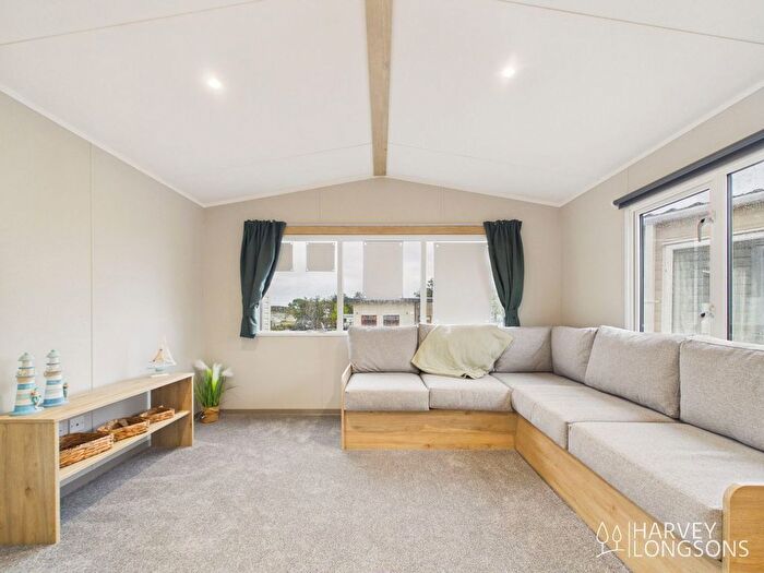 2 Bedroom Mobile/park Home For Sale In Lossiemouth, IV31
