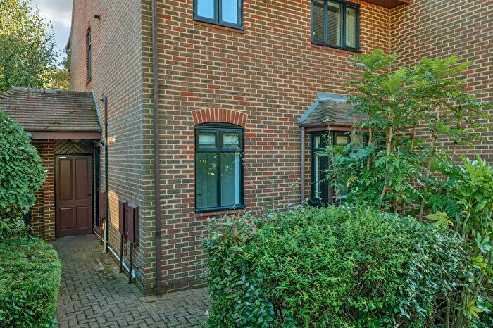 2 Bedroom Maisonette For Sale In Amersham, Buckinghamshire, HP6