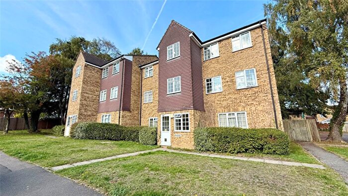 1 Bedroom Flat To Rent In Crofton Close, Bracknell, Berkshire, RG12