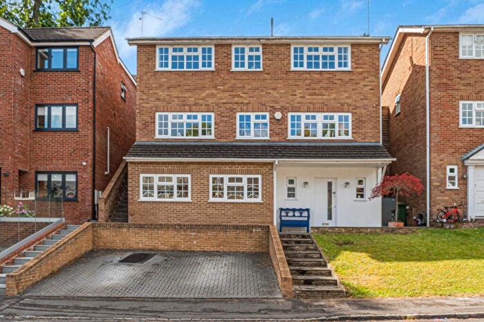 4 Bedroom Detached House For Sale In Valley Road, Henley On Thames, RG9