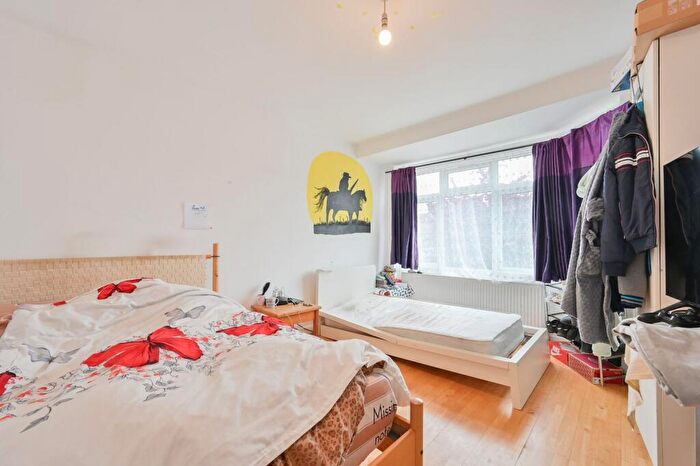 3 Bedroom Terraced House To Rent In Crofts Road, Harrow, HA1