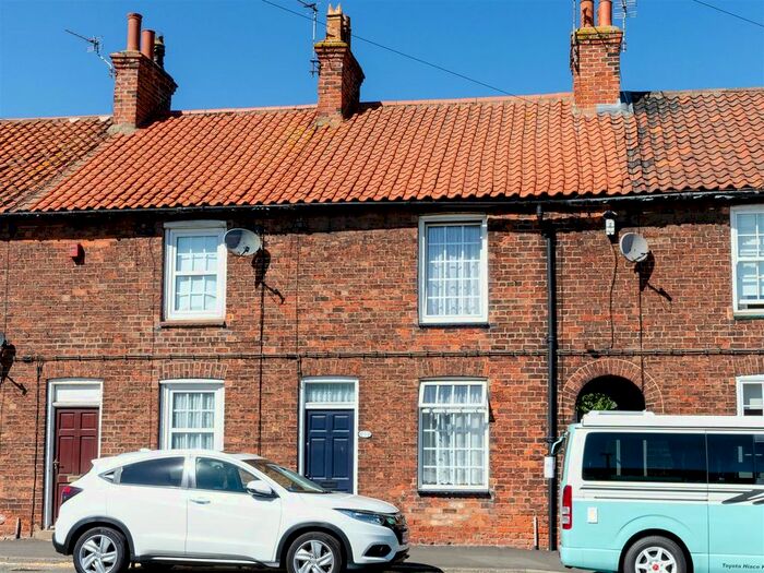 2 Bedroom Cottage To Rent In Westgate, Patrington, Hull, HU12