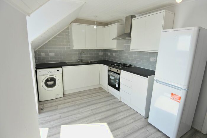 1 Bedroom Flat To Rent In High Road, Willesden, NW10