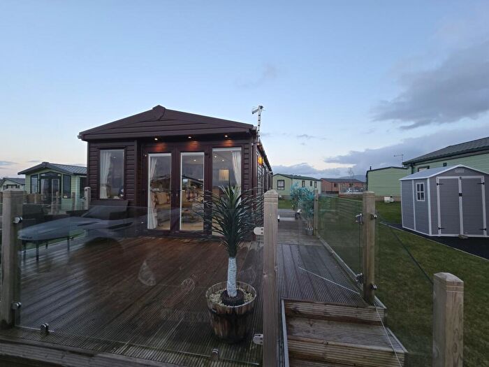 2 Bedroom Mobile Home To Rent In Meadows Retreat, Moota, Cockermouth, CA13