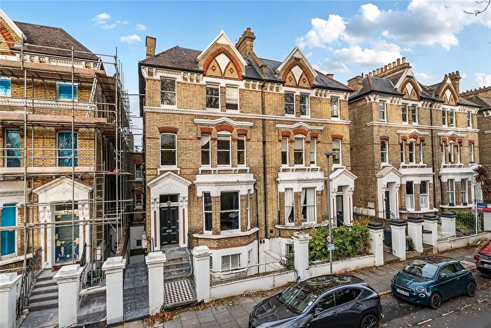 2 Bedroom Flat For Sale In Surbiton, KT6