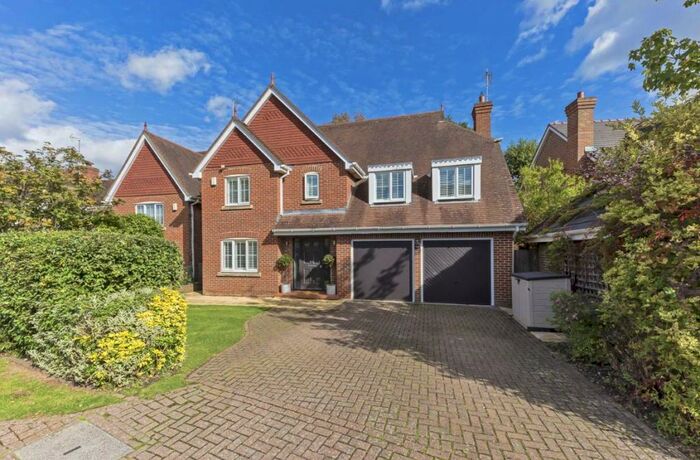 4 Bedroom House To Rent In Lower Sand Hills, Long Ditton, KT6