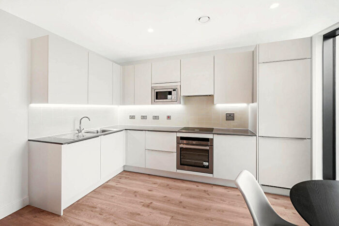 2 Bedroom Apartment To Rent In Pinnacle Tower, SE13