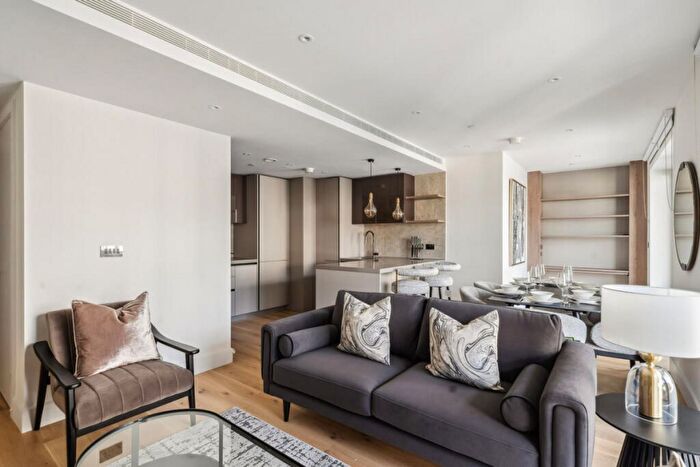 3 Bedroom Flat To Rent In The Westmont, White City, W12