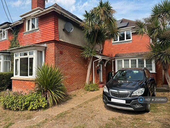 4 Bedroom Semi-Detached House To Rent In New Road, Hellingly, Hailsham, BN27
