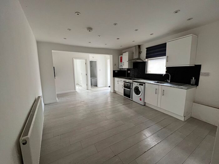 5 Bedroom Maisonette To Rent In Churchfield Road, First And Second Floor Flat, London, W3