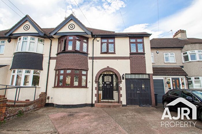 3 Bedroom Semi-Detached House To Rent In Heather Drive, Dartford, DA1