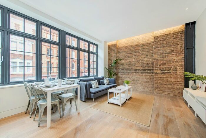 2 Bedroom Flat To Rent In Great Titchfield Street, London, W1W