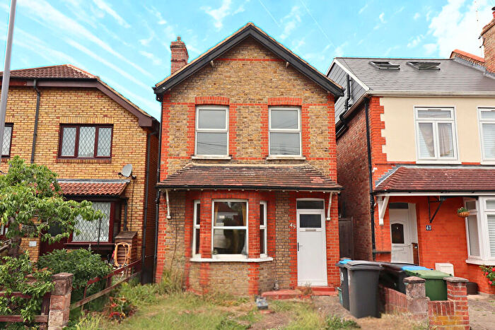 3 Bedroom Detached House To Rent In Bond Road, Surbiton, KT6