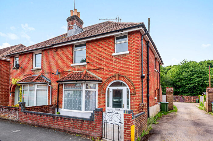 3 Bedroom End Of Terrace House For Sale In Percy Road, Regents Park, Southampton, Hampshire, SO16