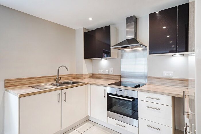 1 Bedroom Flat To Rent In Egham Hill, Egham, TW20
