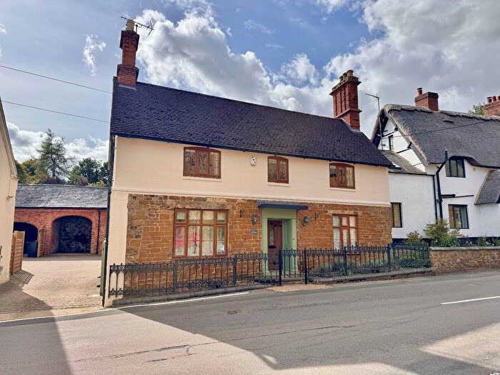 5 Bedroom Cottage To Rent In High Street, Guilsborough, Northampton, NN6