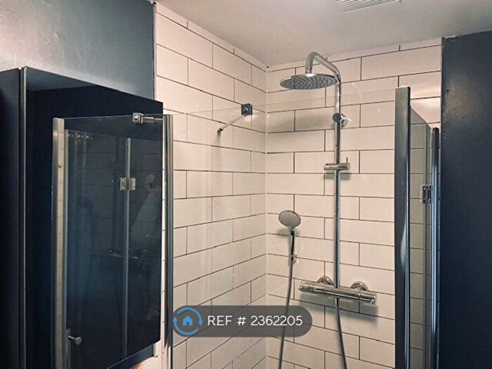 1 Bedroom Flat To Rent In Woodhurst Road, Acton, W3
