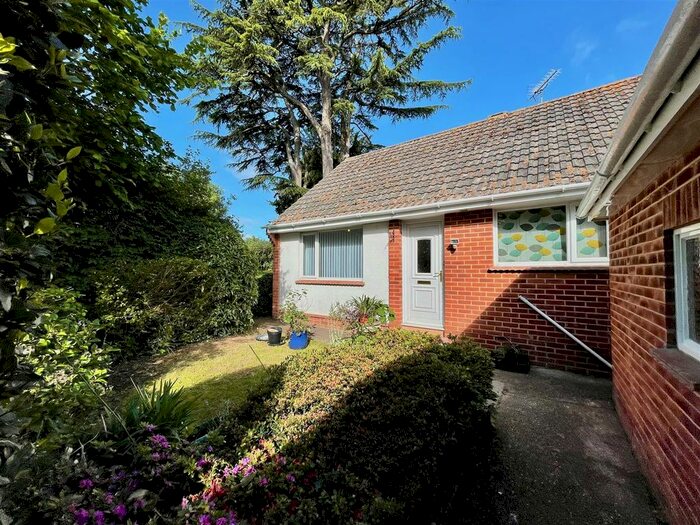 2 Bedroom Detached Bungalow To Rent In Matford Lane St Leonards 
