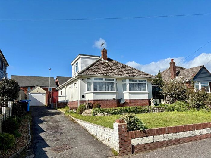 3 Bedroom Chalet For Sale In Annet Close, Hamworthy, Poole, BH15