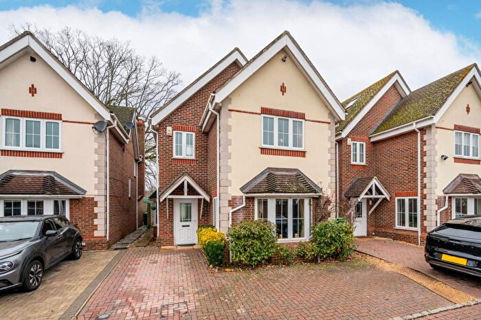 5 Bedroom Detached House For Sale In Oak View Gardens, Langley, Slough, SL3