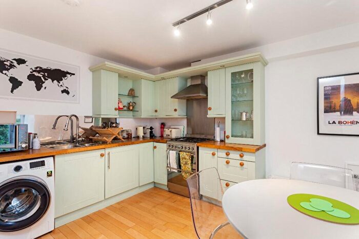 1 Bedroom House To Rent In Dean Path, Edinburgh, EH4