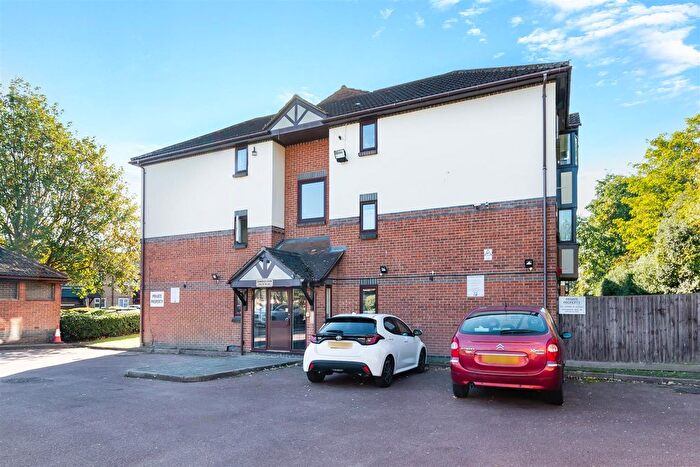 1 Bedroom Flat For Sale In Fairfield Close, Mitcham, CR4