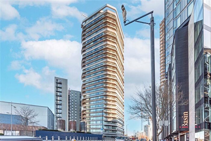 3 Bedroom Flat To Rent In Canaletto Tower, City Road, EC1V