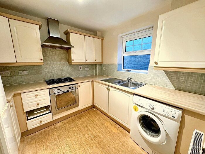 2 Bedroom Flat For Sale In Deanery Court, Manchester, M8