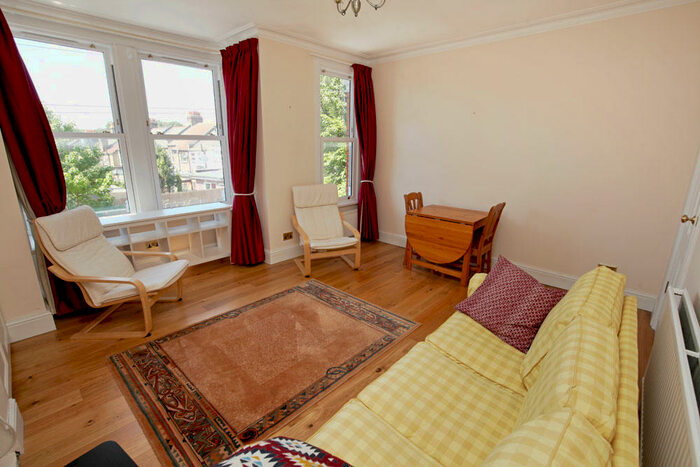 1 Bedroom Flat To Rent In Twickenham Road, Leytonstone, E11