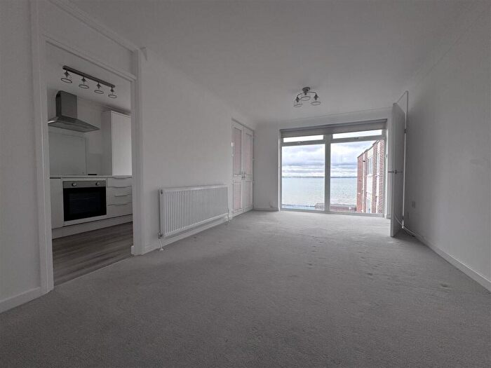 2 Bedroom Apartment To Rent In Marine Parade East, Lee-On-The-Solent, PO13